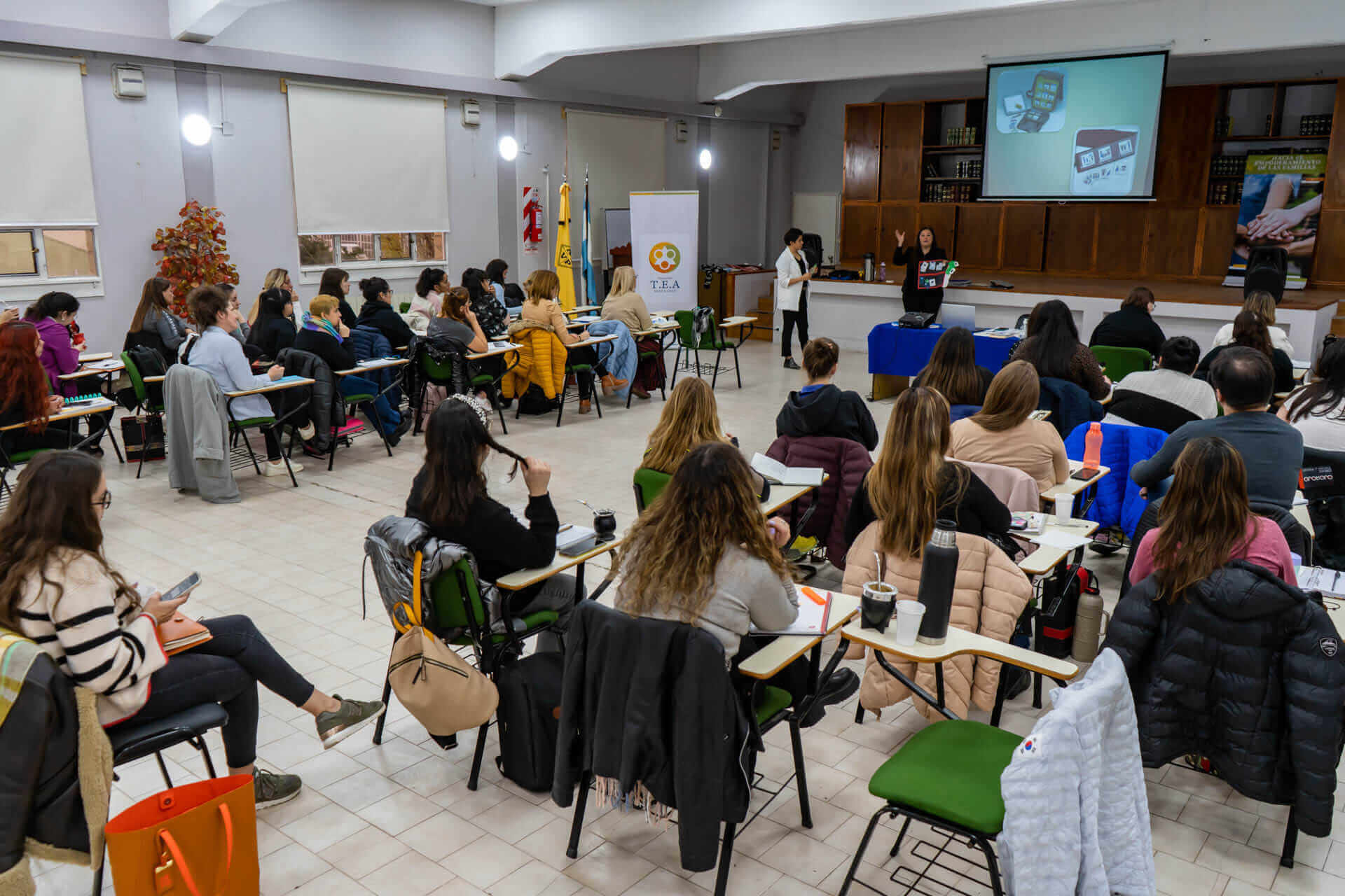 Taller Teórico Práctico ''Hacia el Empoderamiento de las Familias.'' Fundación TEA Santa Cruz